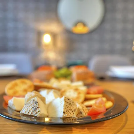 Lejlighed Modern And Spacious 2 Bedroom With Communal Outdoor Pool Gz-smel1-1 *