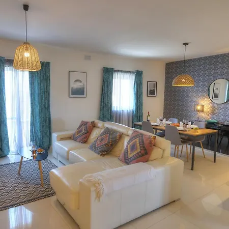Modern And Spacious 2 Bedroom With Communal Outdoor Pool Gz-smel1-1 Lejlighed *