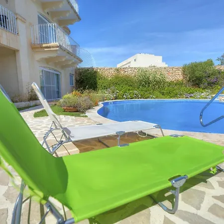 Modern And Spacious 2 Bedroom With Communal Outdoor Pool Gz-smel1-1 * Qala