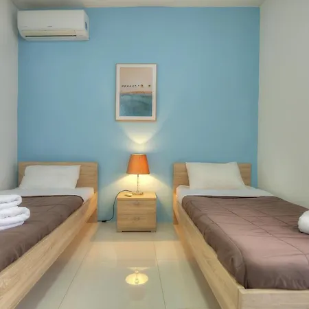 Modern And Spacious 2 Bedroom With Communal Outdoor Pool Gz-smel1-1 Lejlighed Qala