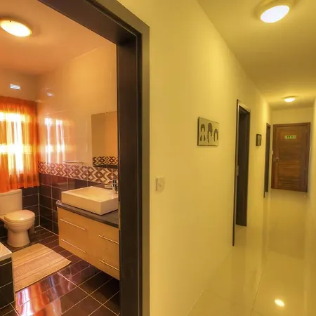 Lejlighed Modern And Spacious 2 Bedroom With Communal Outdoor Pool Gz-smel1-1 *